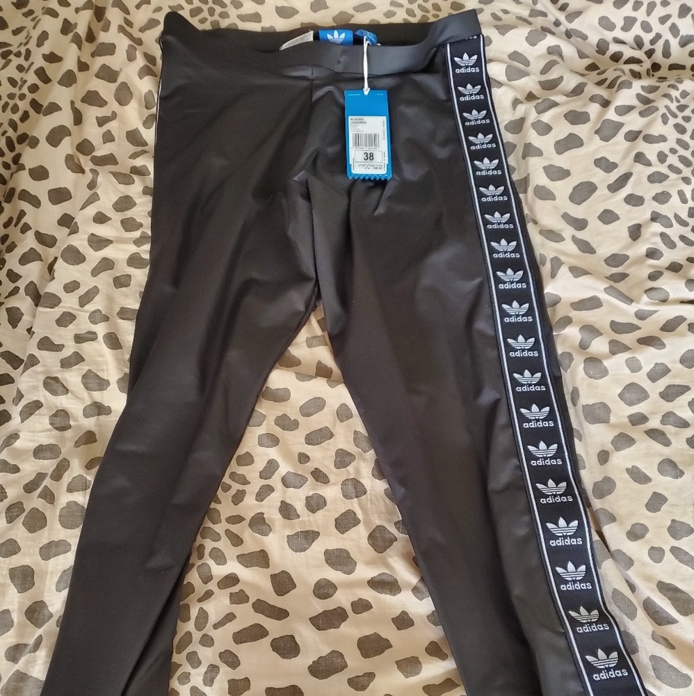 BNWT RARE Adidas Berlin Trefoil leggings